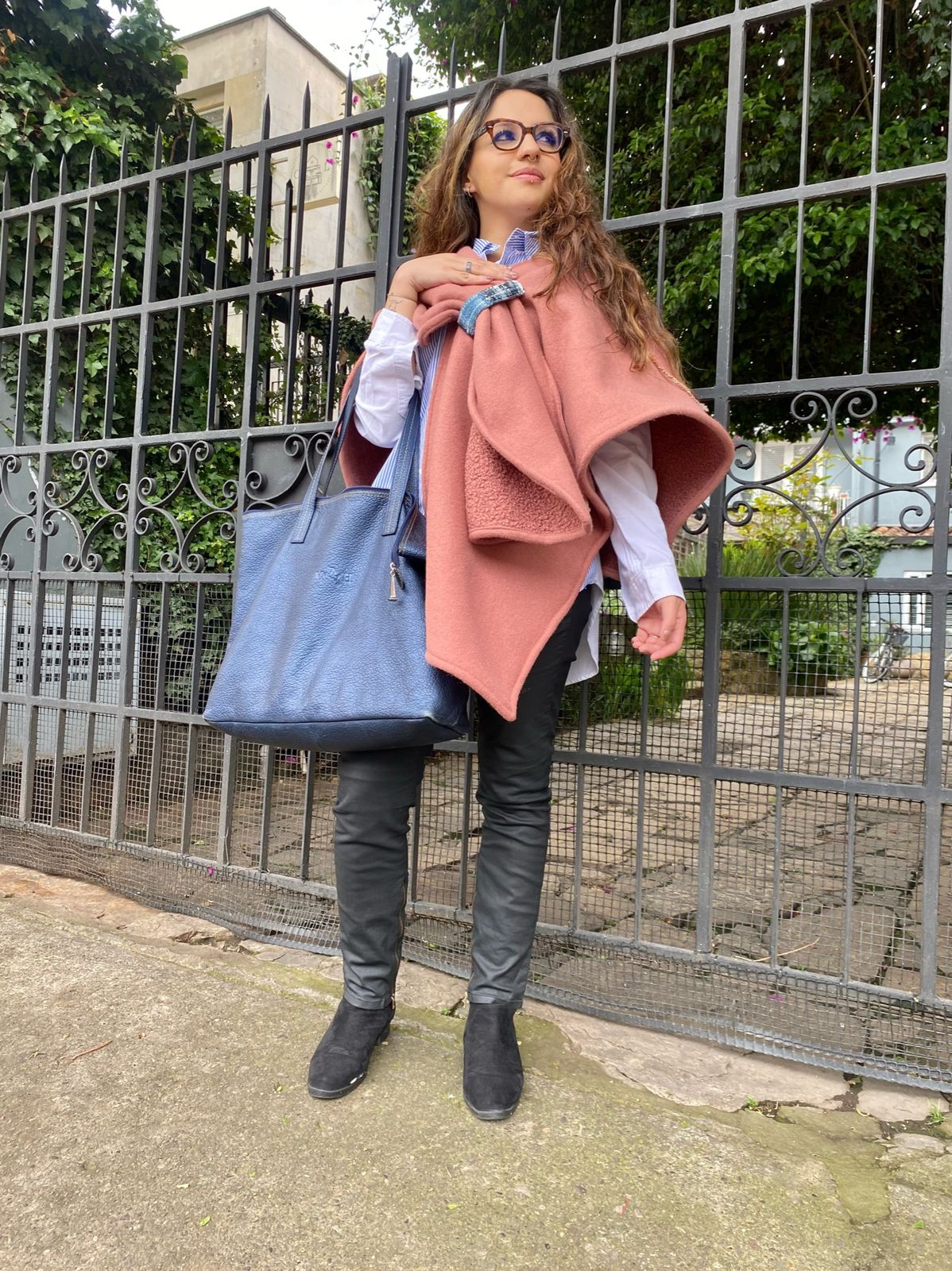 Capa abierta con ojal Olivia