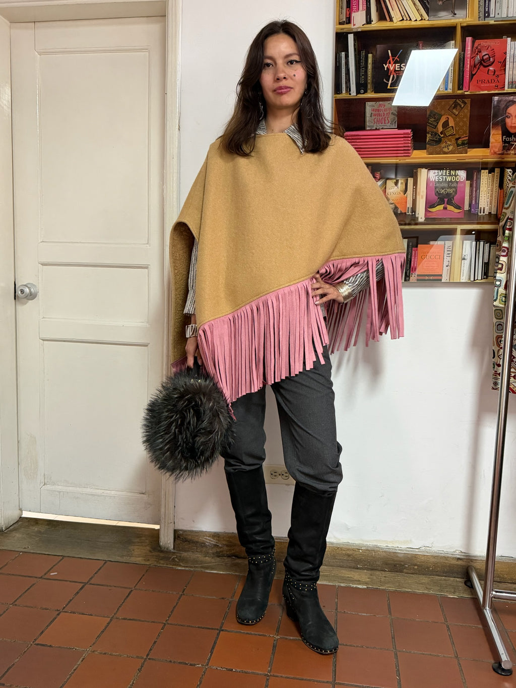 Ruana flecos Madison