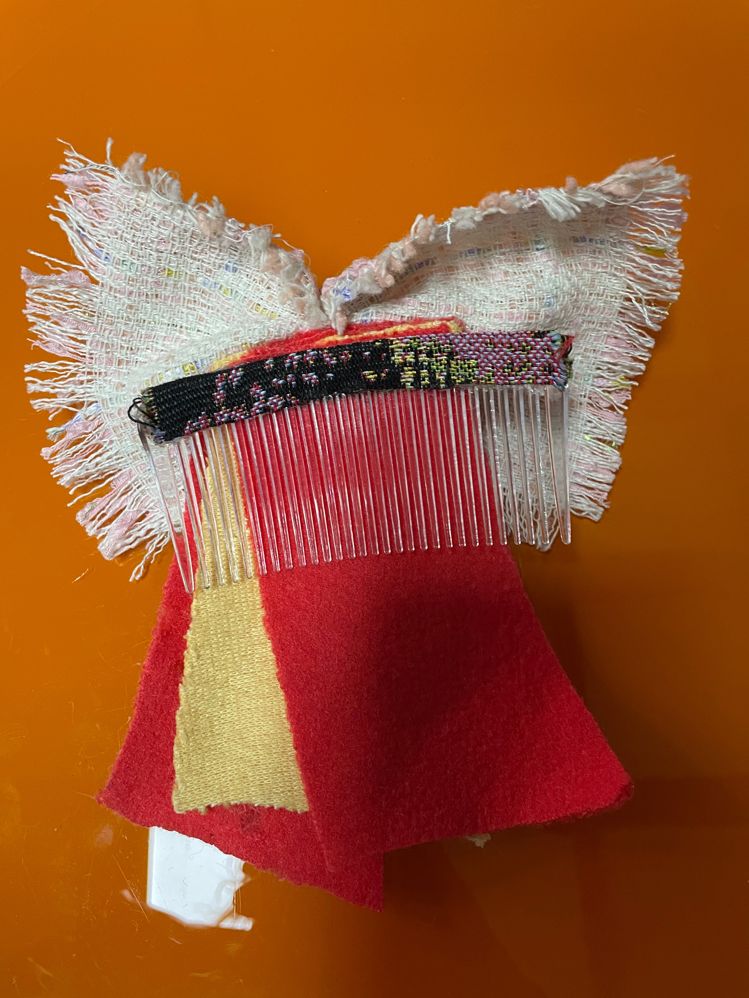 Broche Coqueto con peine
