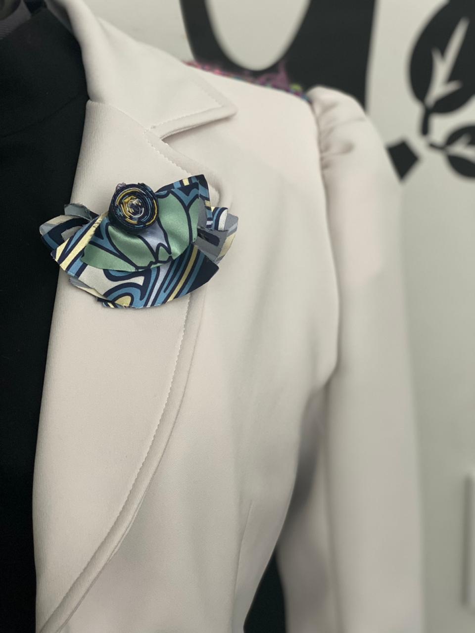 Pin Estandarte Mediano